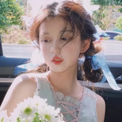 绿杨移作两家春 海报